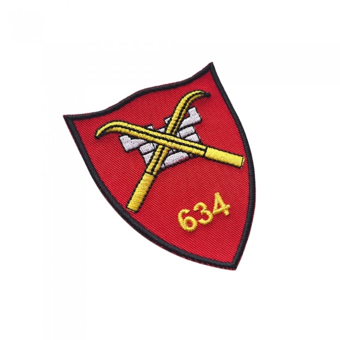 emblema brodată Batalion 634 Infanterie Mareșal Jozef Piłsudski Piatra Neamț pe fundal roșu